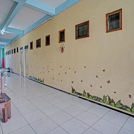 Hotel Oyo 91572 Kost Esklusif Barokah Pasuruan Esterno foto