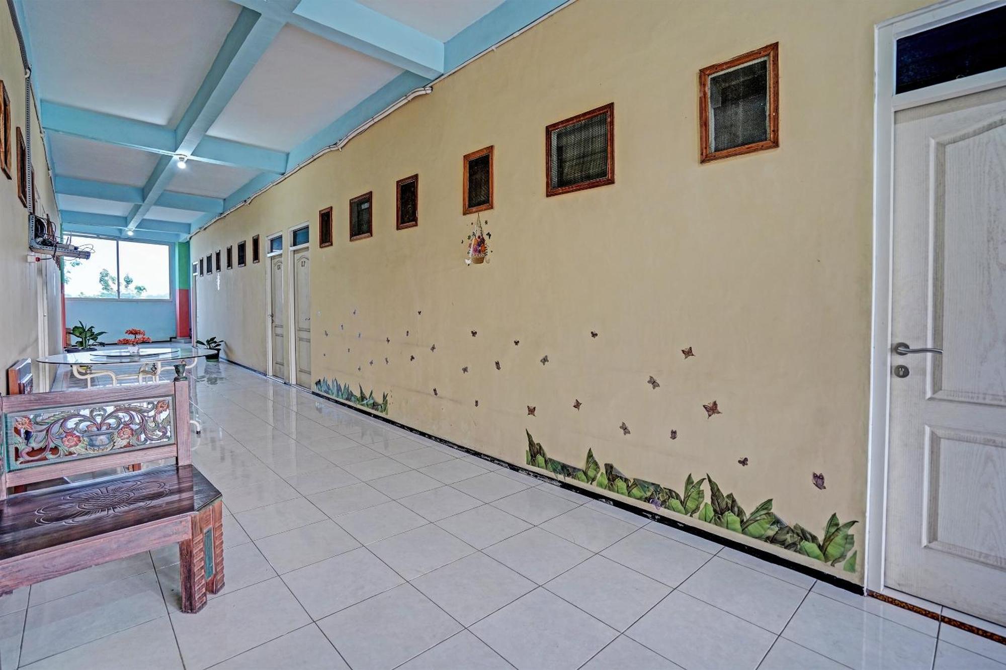 Hotel Oyo 91572 Kost Esklusif Barokah Pasuruan Esterno foto