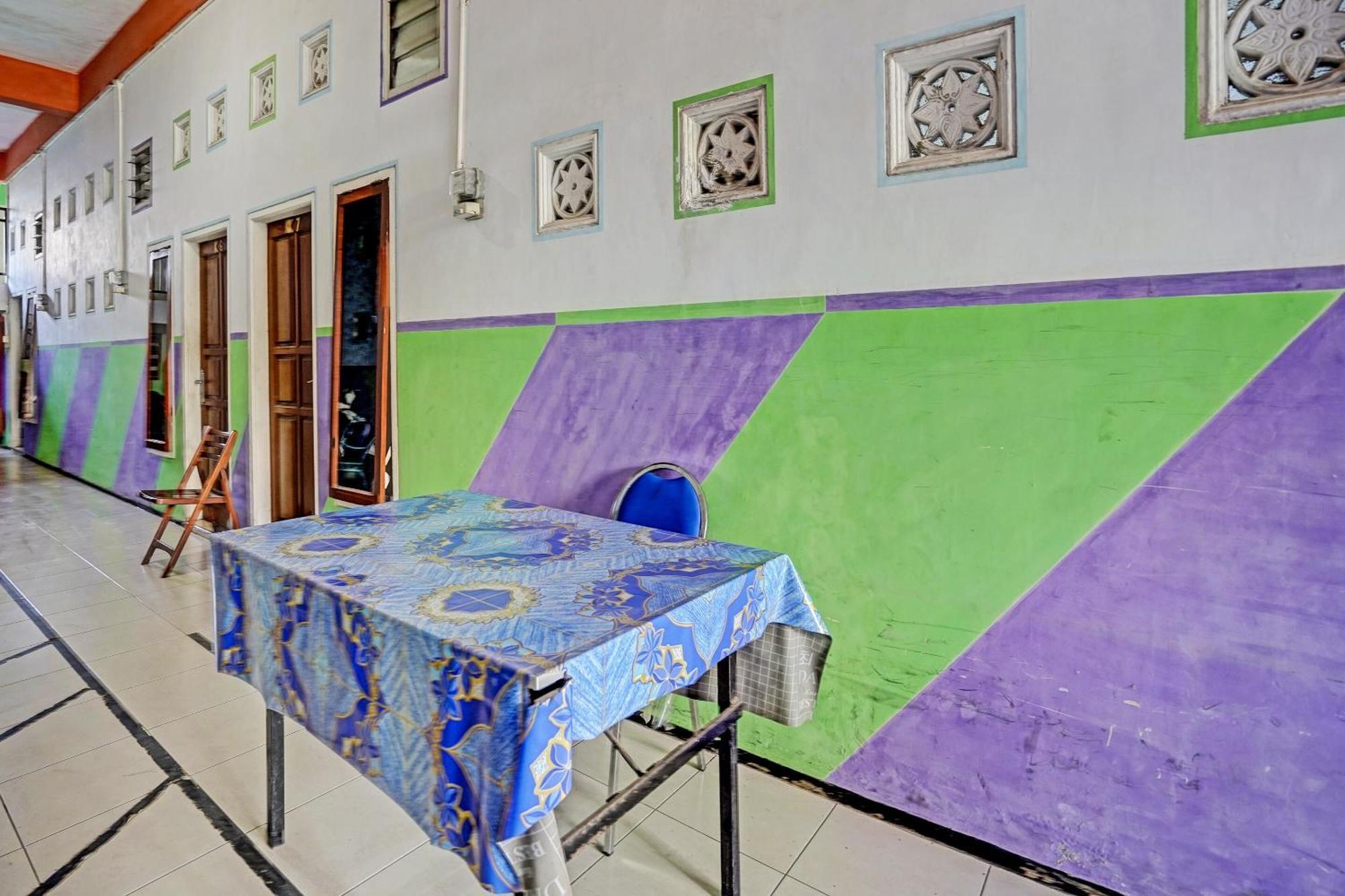Hotel Oyo 91572 Kost Esklusif Barokah Pasuruan Esterno foto