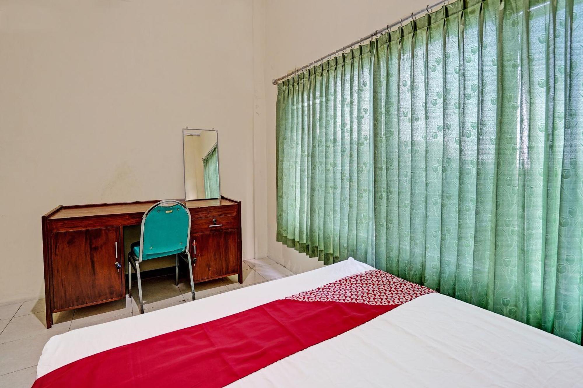Hotel Oyo 91572 Kost Esklusif Barokah Pasuruan Esterno foto