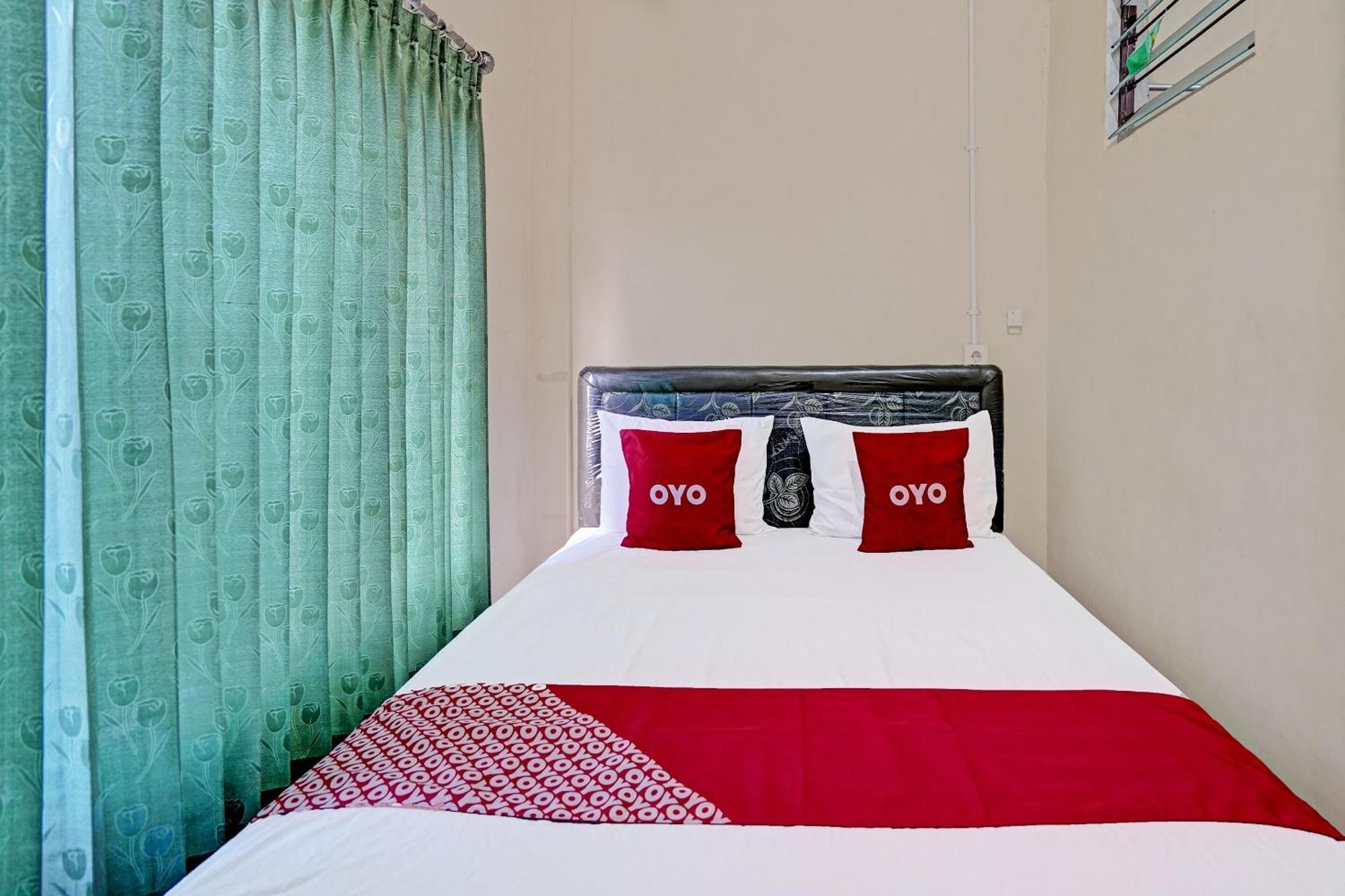 Hotel Oyo 91572 Kost Esklusif Barokah Pasuruan Esterno foto