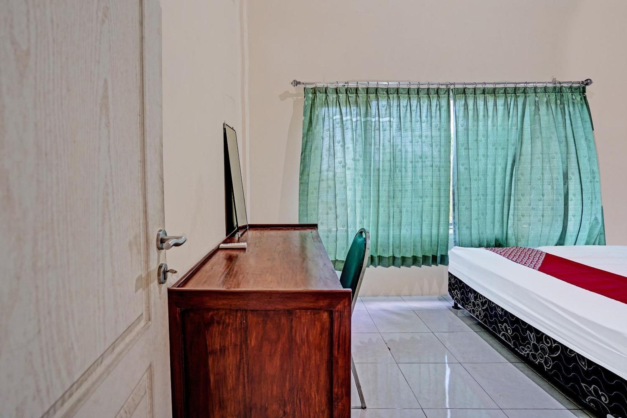 Hotel Oyo 91572 Kost Esklusif Barokah Pasuruan Esterno foto