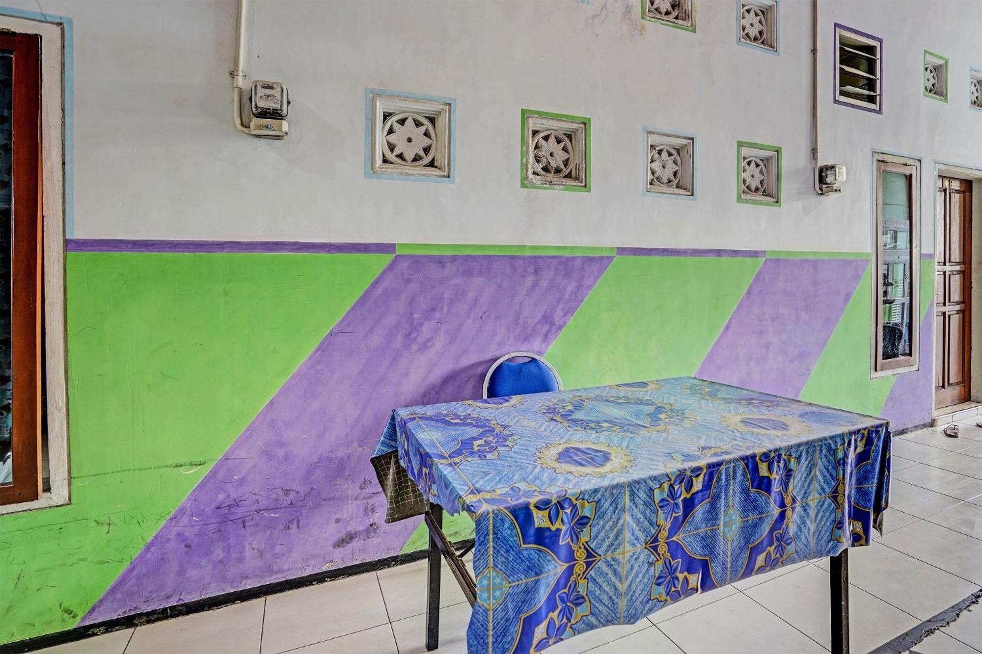 Hotel Oyo 91572 Kost Esklusif Barokah Pasuruan Esterno foto