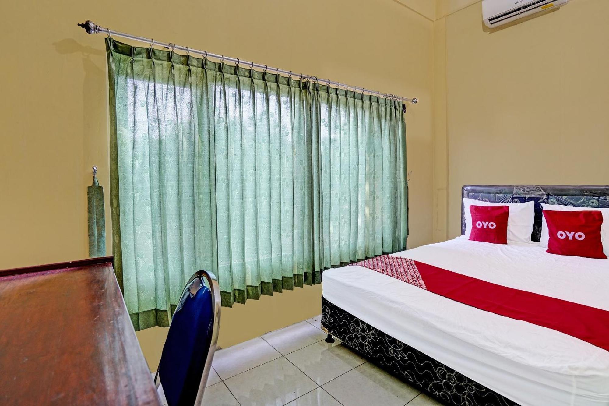 Hotel Oyo 91572 Kost Esklusif Barokah Pasuruan Esterno foto