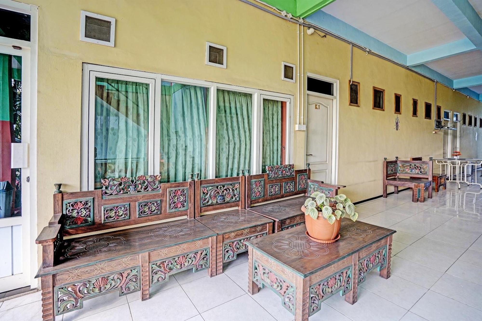 Hotel Oyo 91572 Kost Esklusif Barokah Pasuruan Esterno foto