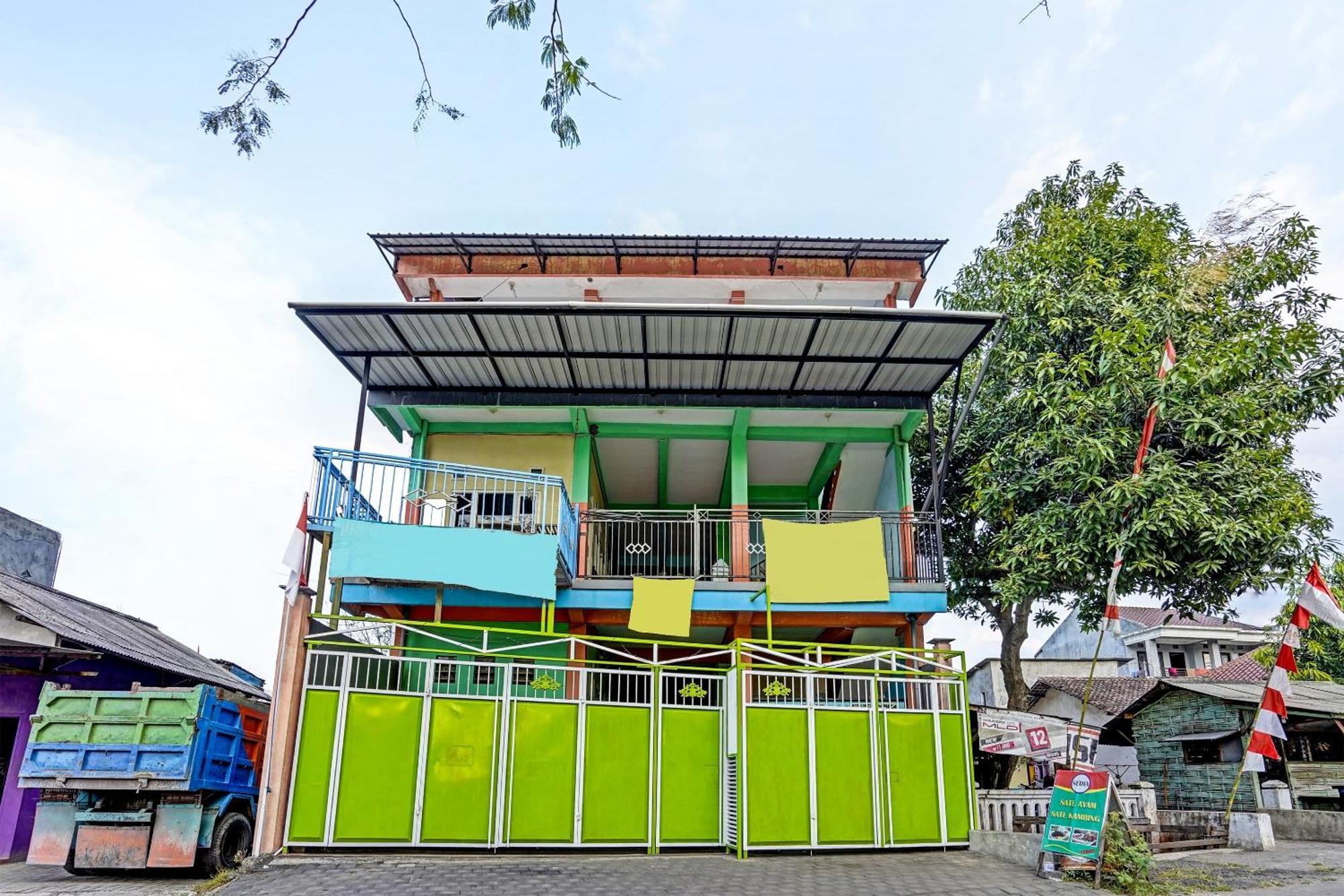 Hotel Oyo 91572 Kost Esklusif Barokah Pasuruan Esterno foto