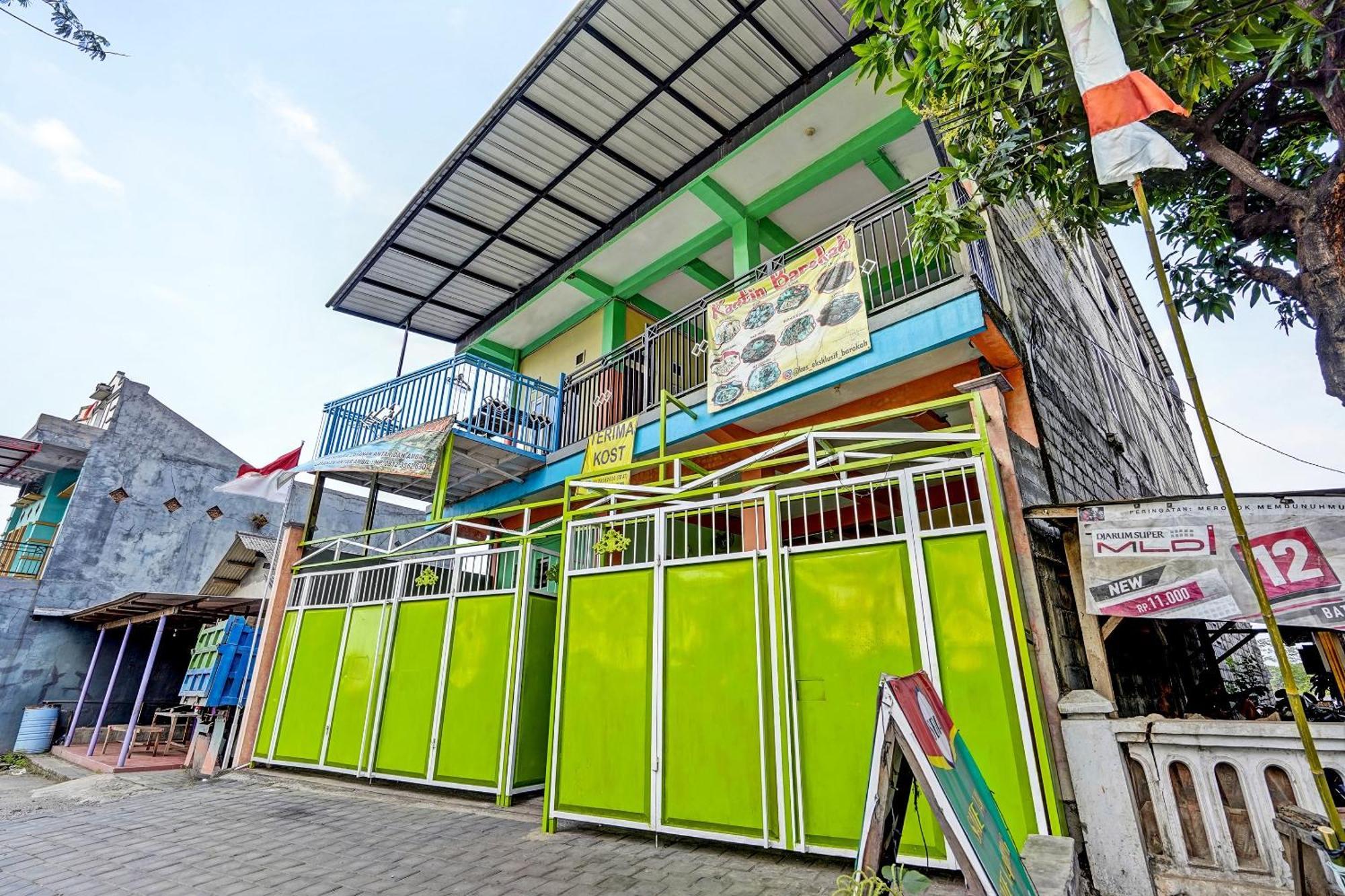 Hotel Oyo 91572 Kost Esklusif Barokah Pasuruan Esterno foto