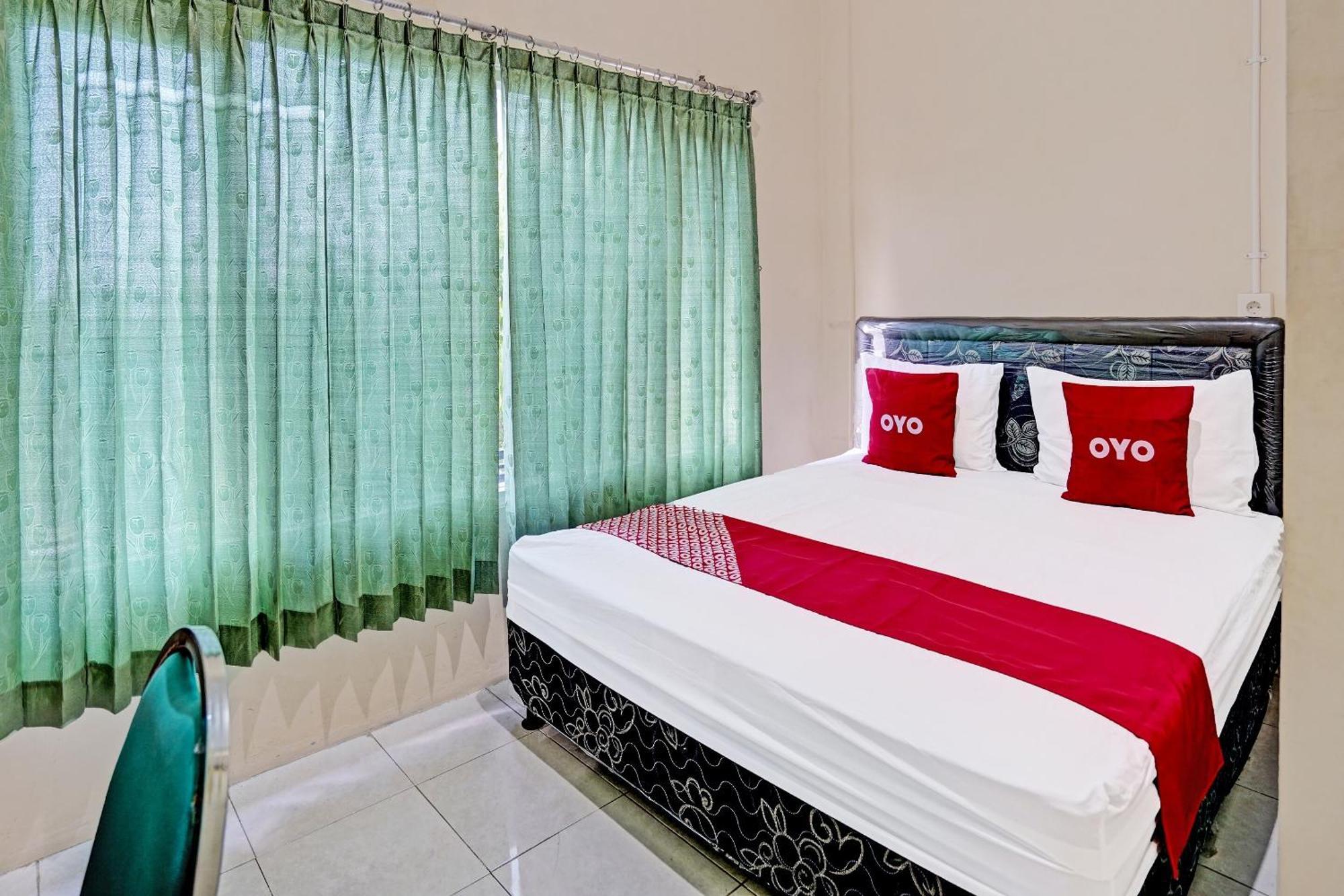 Hotel Oyo 91572 Kost Esklusif Barokah Pasuruan Esterno foto